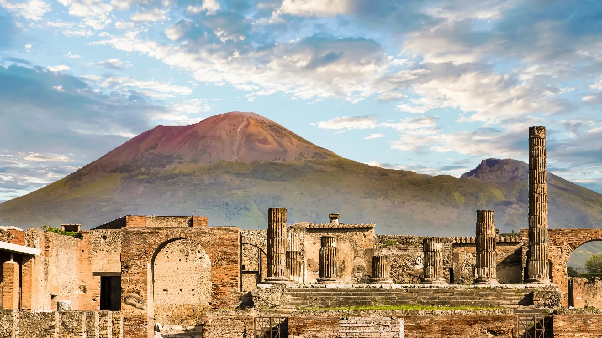 Pompeii or Herculaneum and Mt.Vesuvio